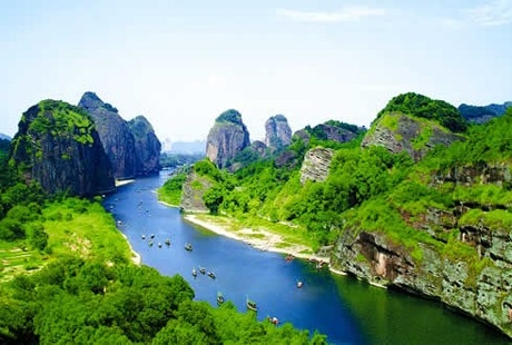 南昌到龍虎山1日游天天發(fā)團(tuán)，經(jīng)典休閑線路，碧水丹山，懸棺之謎